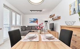 Exclusive Apartments Tęczowa by Renters